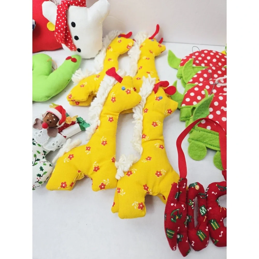 Vintage fabric quilted Christmas ornaments floral‎